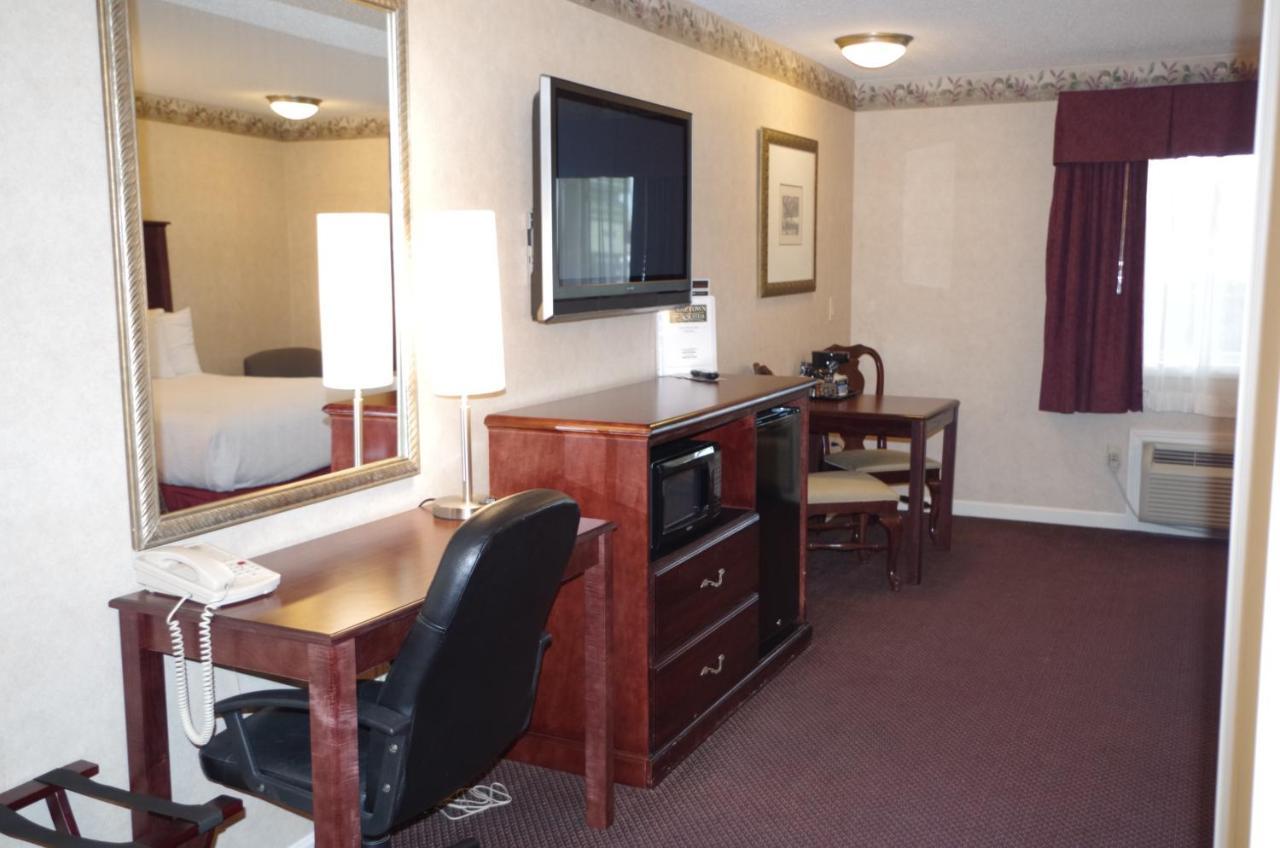Shiretown Inn & Suites Houlton Eksteriør billede