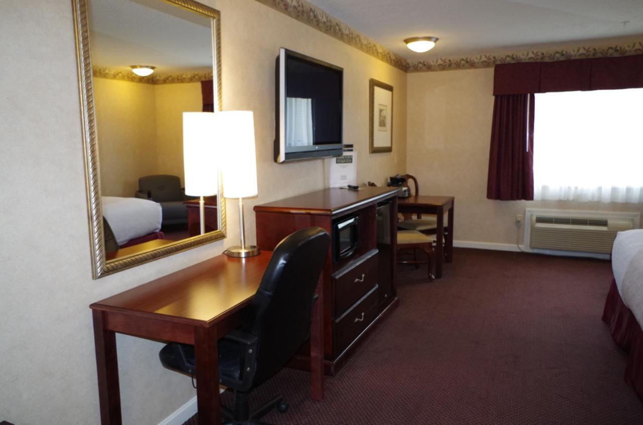 Shiretown Inn & Suites Houlton Eksteriør billede